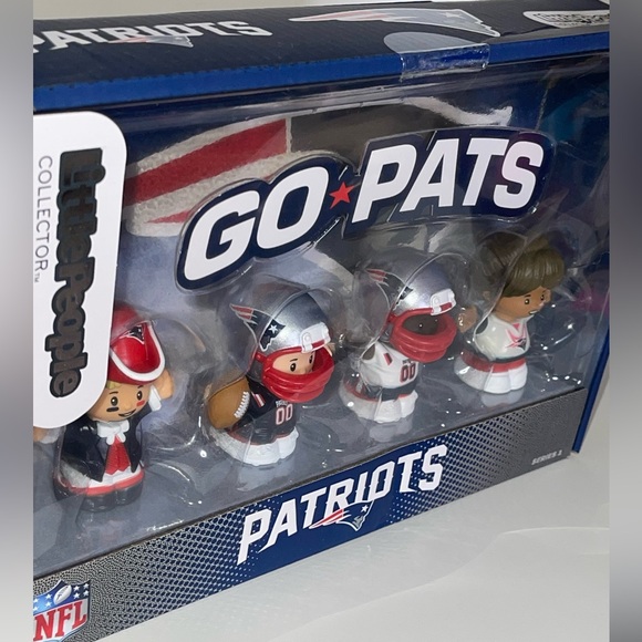 Fisher-Price Little People Collector NFL New England Patriots Series 1 Set NEW - Picture 2 of 4